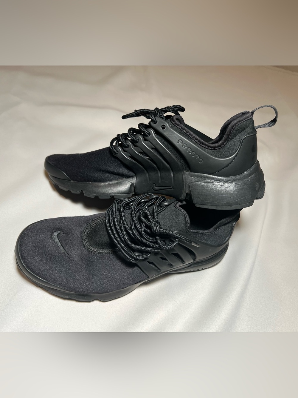 Nike Air Presto Triple Black Sneakers – Women's US 8 - Picture 5 of 10